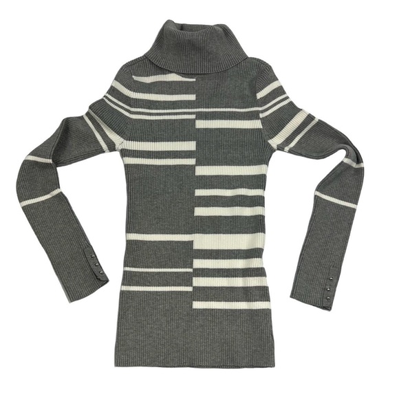 Long sleeve turtleneck sweater! - Picture 1 of 4